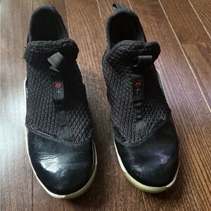 Nike Basketball Black Slip-On Shoes with Rose Detail